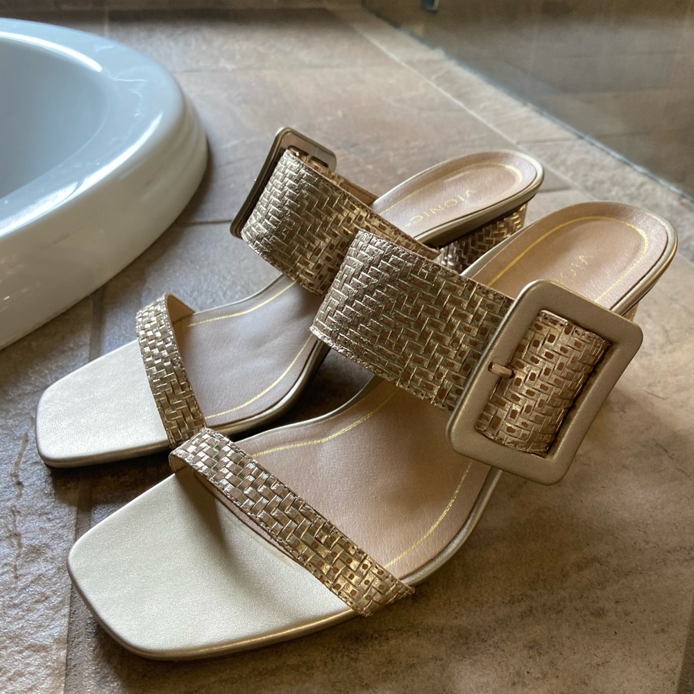 Vionic Gold Woven Heels